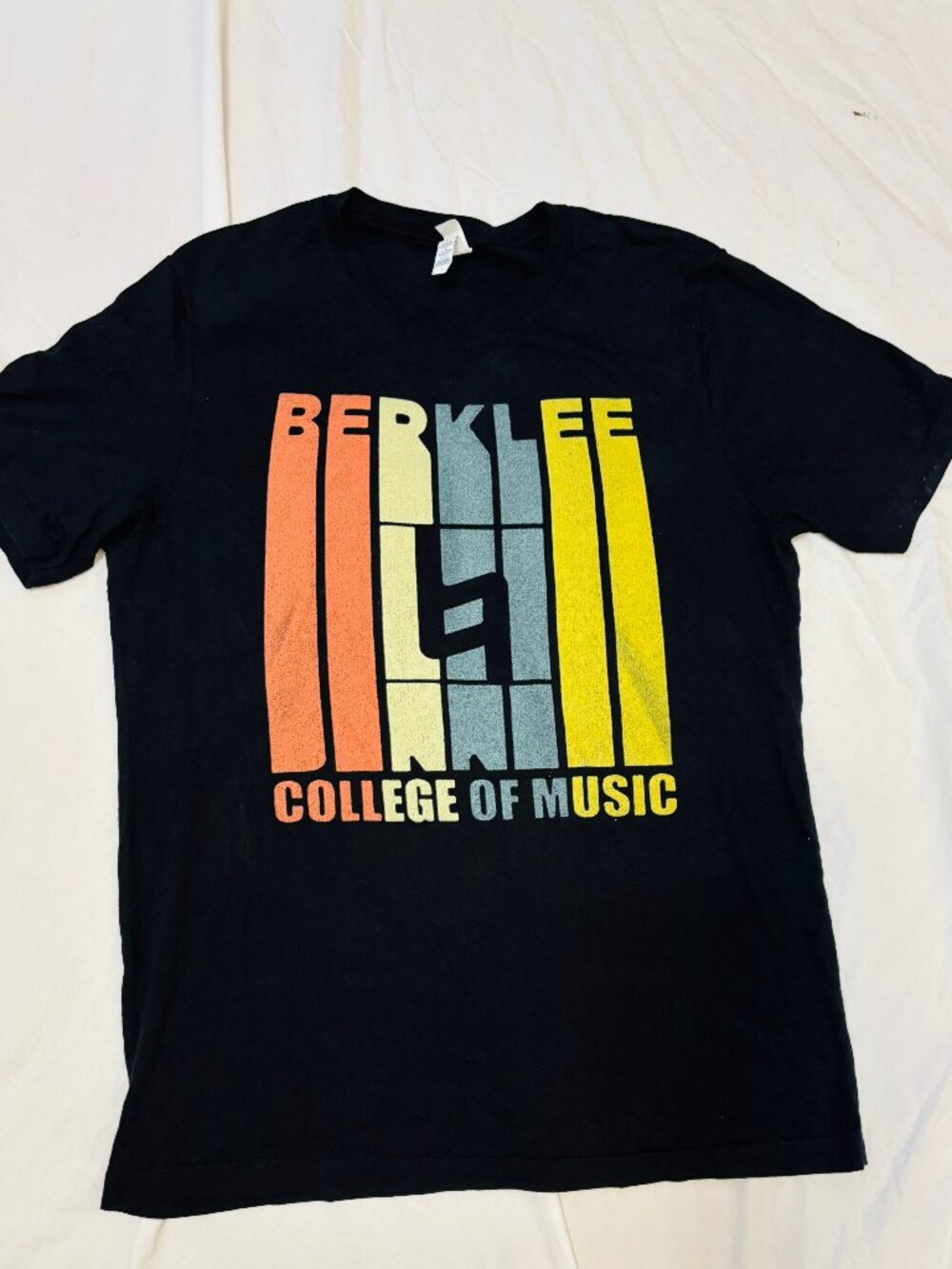 Berklee college of music men's adult t shirt Large L black keyboard piano guitar